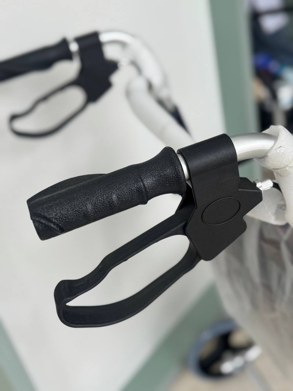 كرسي نقل المرضى خفيف وقابل للطي