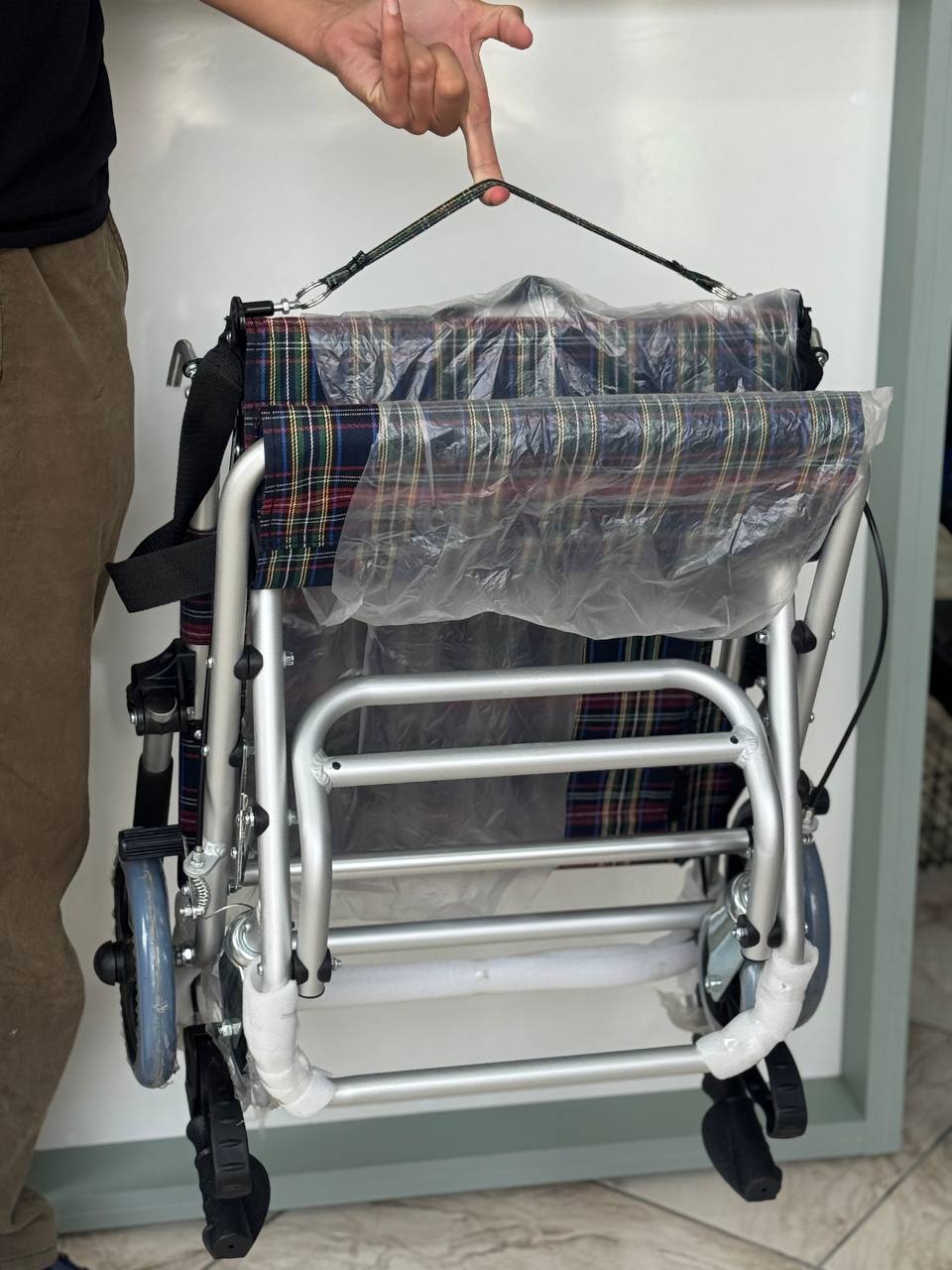 كرسي نقل المرضى خفيف وقابل للطي