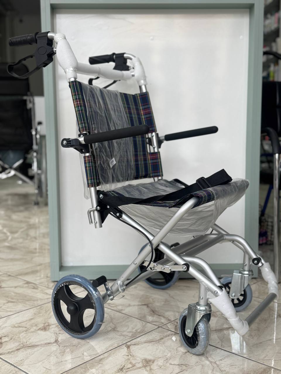 كرسي نقل المرضى خفيف وقابل للطي